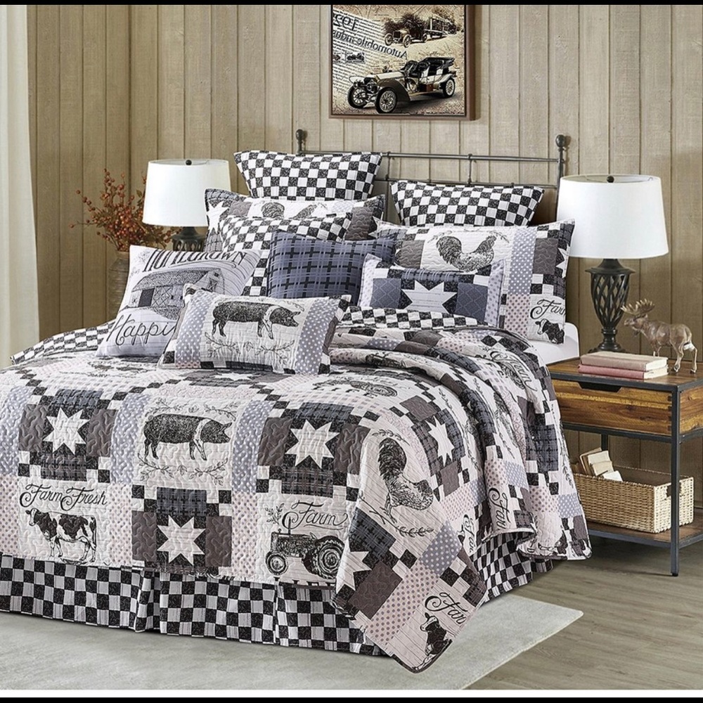 Black and White Farm Life Quilt Set - King
